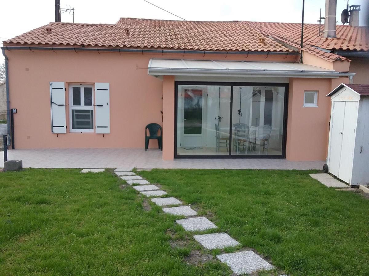 Villa "Les Hirondelles" Jau-Dignac-et-Loirac Esterno foto